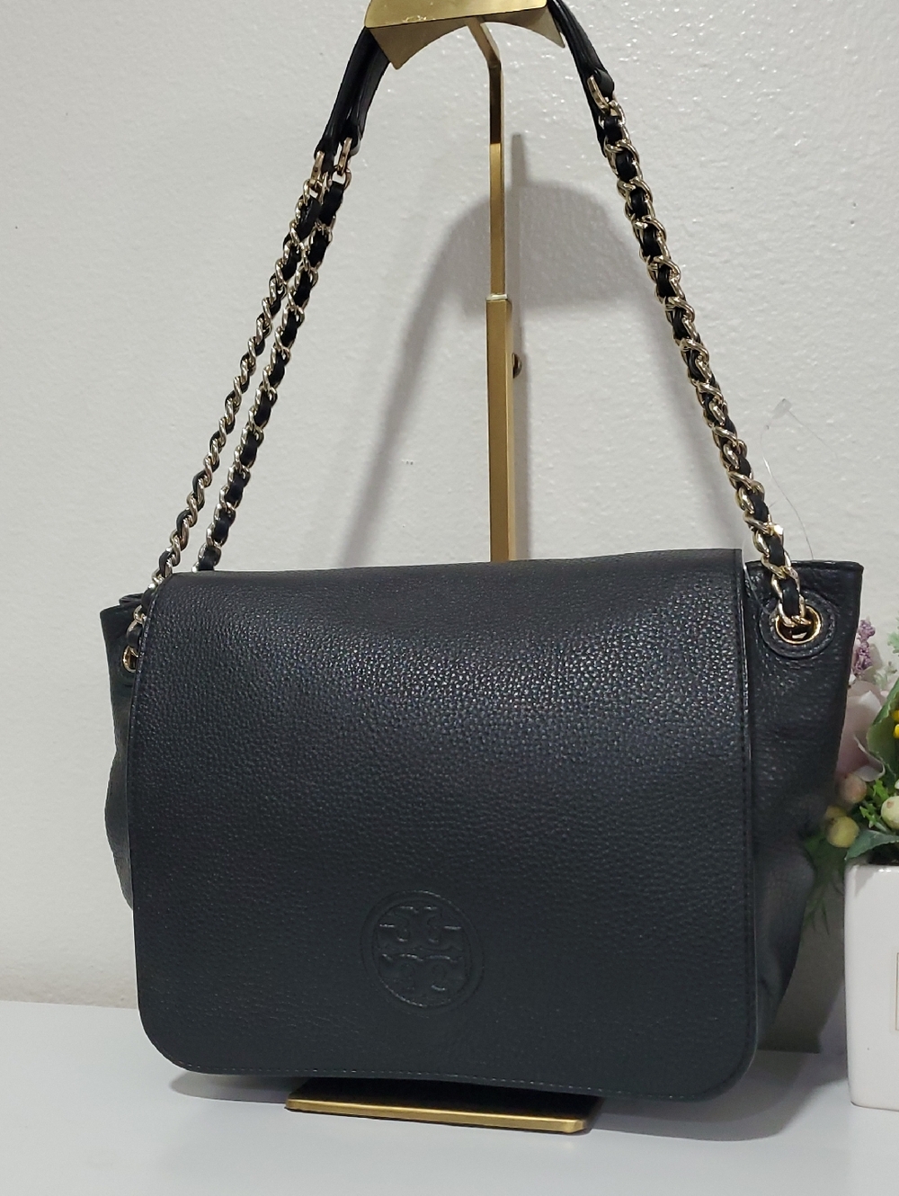 Tory Burch Black Pebble Leather Bombe Flap Shoulder Bag🖤💛 - Picture 4 of 16